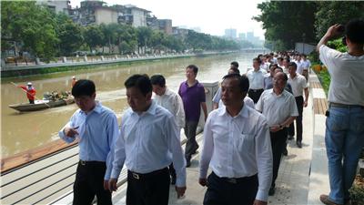 時(shí)任福建省委常委、福州市市委書記楊岳和市長(zhǎng)楊益民視察我司內(nèi)河綜合整治景觀工程